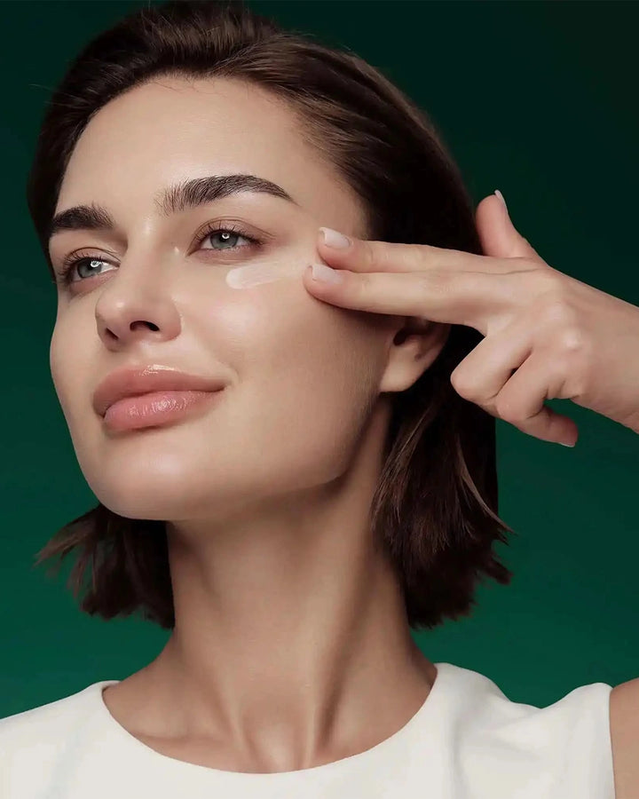 Intensité Volumizing Eye Serum