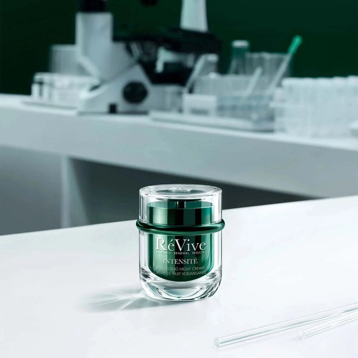 Intensité Volumizing Night Cream